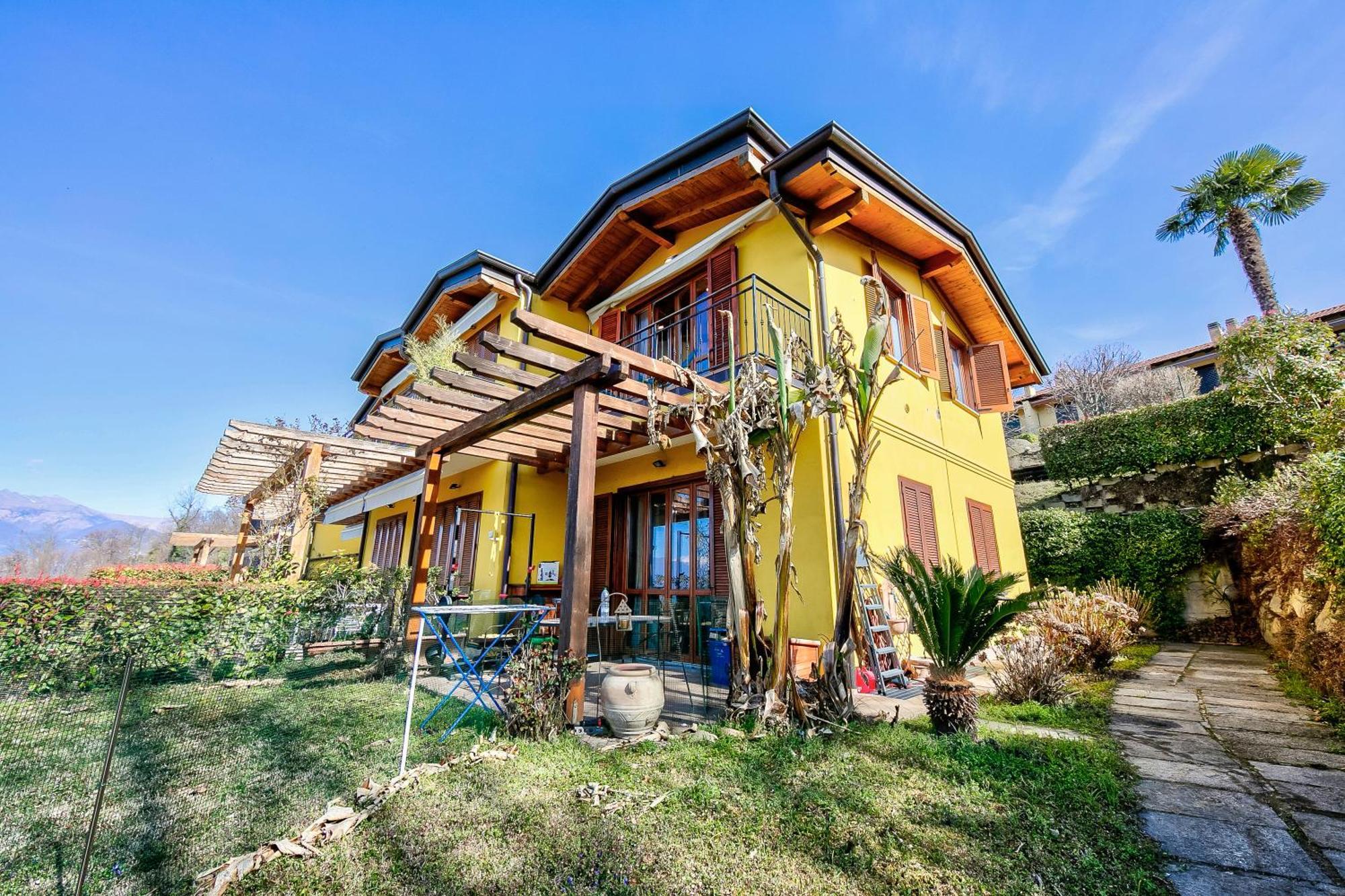 La Brezza Del Lago Maggiore With View - Happy Rentals Laveno-Mombello Extérieur photo
